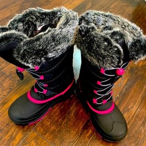 Girls Size 2 NEW Kamik winter boots